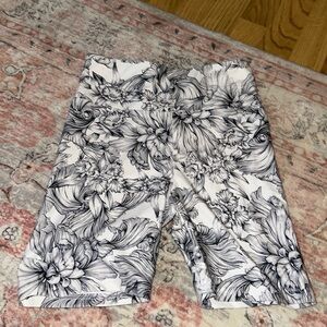 NWOT Balance biker shorts